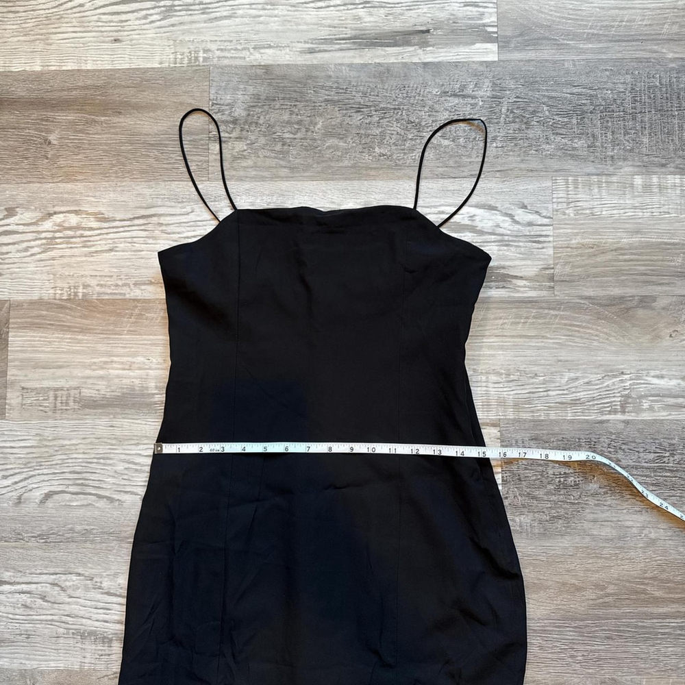 dresses - Picture 4 of 8